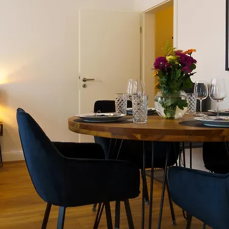 Fuer 4 Mit Terrasse Im Herzen Der Innenstadt 아파트 슈베린