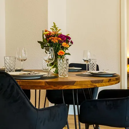 Fuer 4 Mit Terrasse Im Herzen Der Innenstadt * Schwerin (Mecklenburg-Vorpommern)