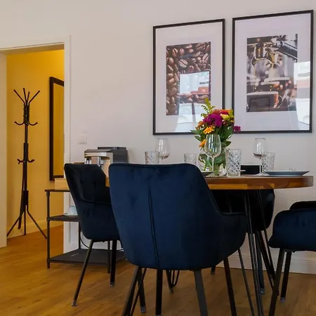 Fuer 4 Mit Terrasse Im Herzen Der Innenstadt * 슈베린