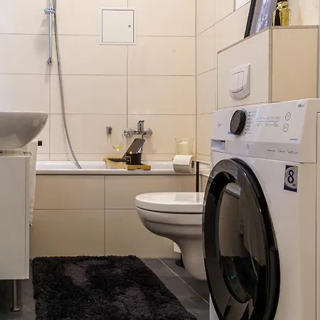 Fuer 4 Mit Terrasse Im Herzen Der Innenstadt * 슈베린